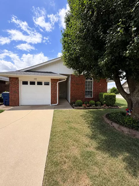 736 W Celestial Way, Mustang, OK 73064