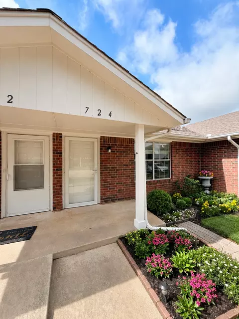 736 W Celestial Way, Mustang, OK 73064