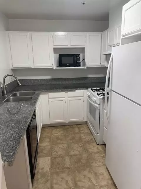 521 S Manhattan Pl, Los Angeles, CA 90020 photo 3