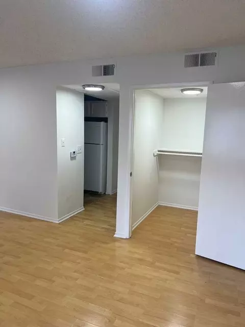 521 S Manhattan Pl, Los Angeles, CA 90020 photo 8
