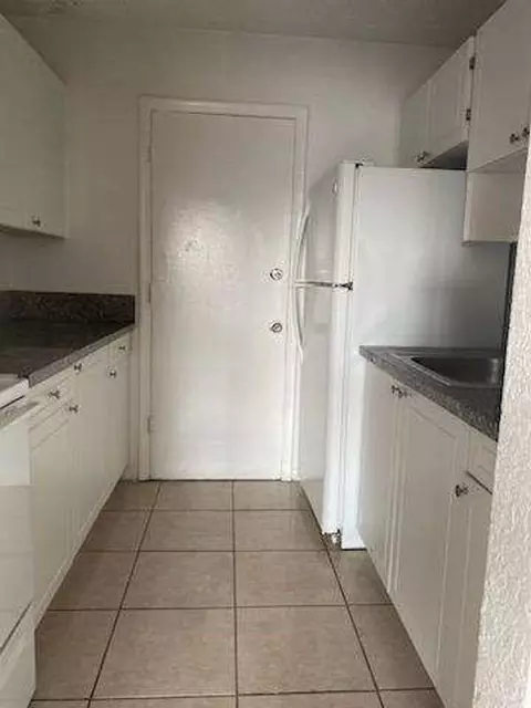 5875 SW 41st St, Davie, FL 33314
