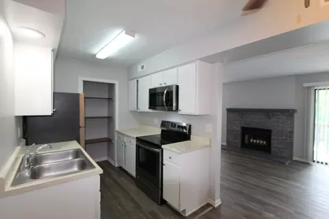 6709 S 73rd Street Cir, Ralston, NE 68127