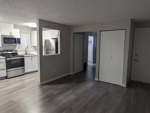 9626 S 252nd St, Kent, WA 98030