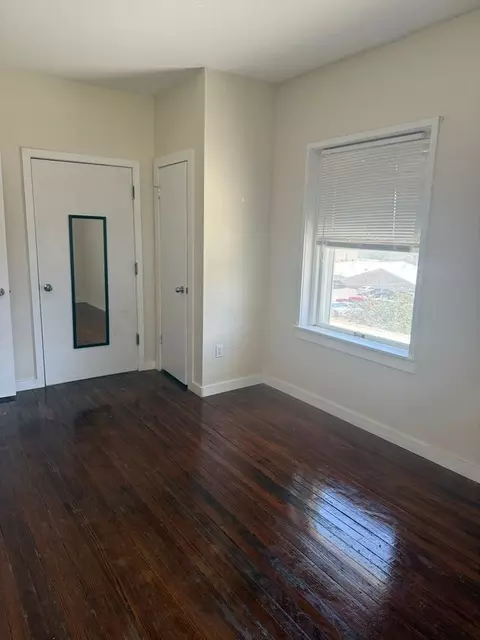 112 E Franklin St, Liberty, MO 64068