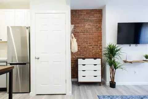 141 E 33rd St, New York, NY 10016