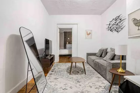 200 E 11th St, New York, NY 10003