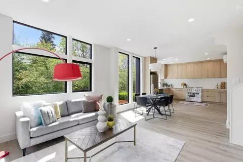 328 NW 80th St, Seattle, WA 98117