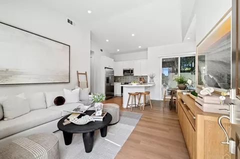376 Hamilton St, Costa Mesa, CA 92627