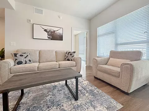 7 Th Dr, Saint Petersburg, FL 33701