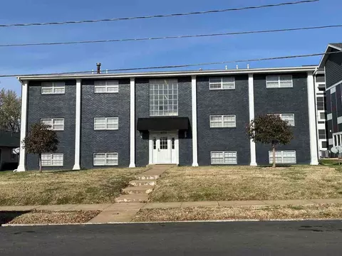621 E Bear Blvd, Springfield, MO 65806