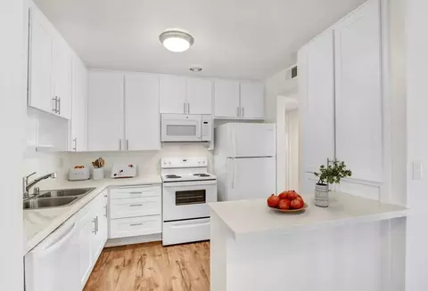 14955 Dickens St, Los Angeles, CA 91403