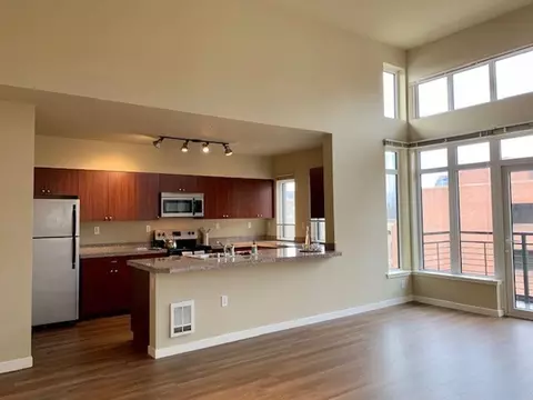 1641 Nagle Pl, Seattle, WA 98122