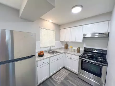 3188 Sashabaw Rd, Waterford Township, MI 48329