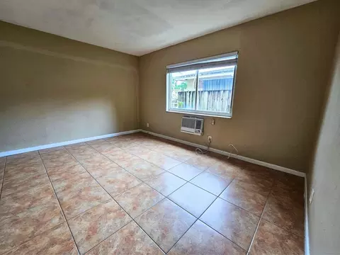 3741 SW 1st St, Fort Lauderdale, FL 33312