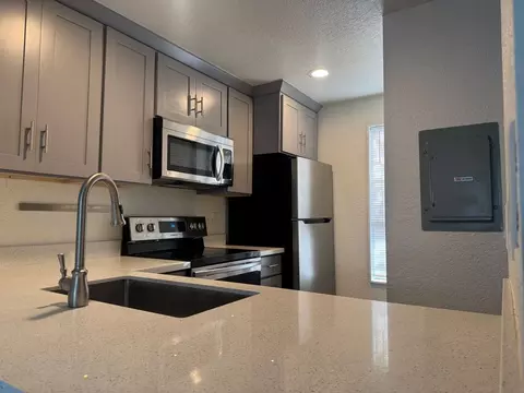 10324 NE 186th St, Bothell, WA 98011