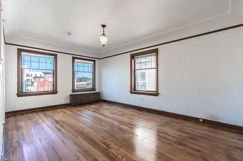 315 Summit Ave E, Seattle, WA 98102
