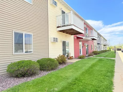 1875 W Pine St, Baraboo, WI 53913 photo 3