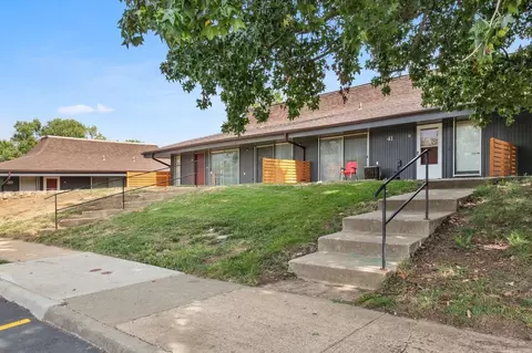 10561 Cypress Ave, Kansas City, MO 64137