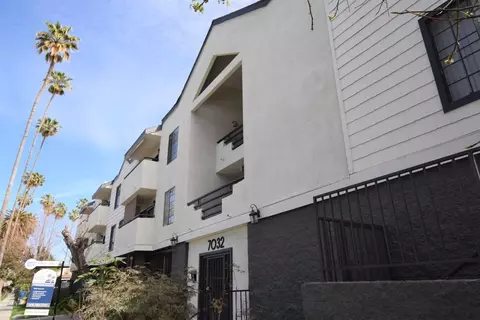 7032 Remmet Ave, Los Angeles, CA 91303