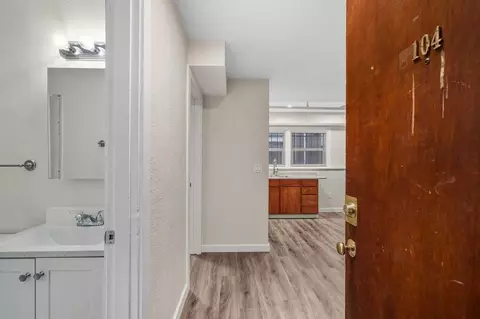 625 4th Ave W, Seattle, WA 98119
