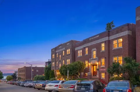 625 4th Ave W, Seattle, WA 98119