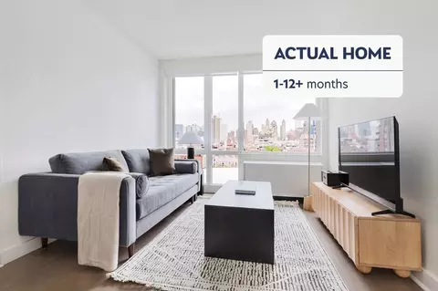 450 W 42nd St, New York, NY 10036