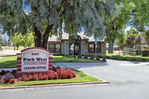 2407 W Alamos Ave, Fresno, CA 93705