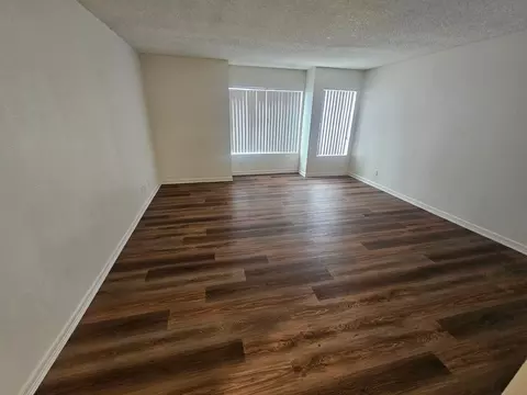 926 N Wilmington Blvd, Los Angeles, CA 90744