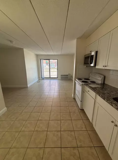 40 Cochituate Rd, Framingham, MA 01701