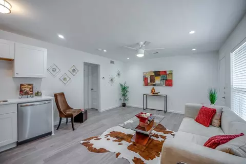1809 Bennett Ave, Dallas, TX 75206