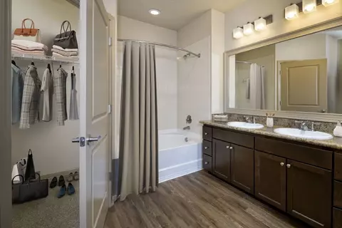 1301 Waterford Oak Dr, Orlando, FL 32828 photo 6
