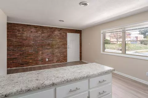 516 S Mendenhall St, Greensboro, NC 27403