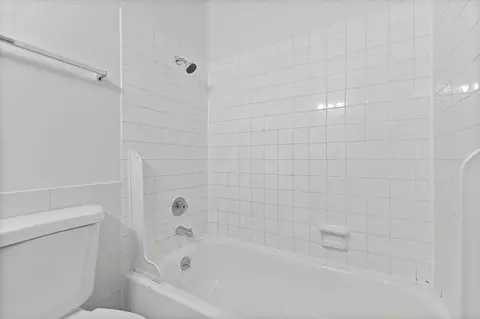 16124 SE Alder St, Portland, OR 97233