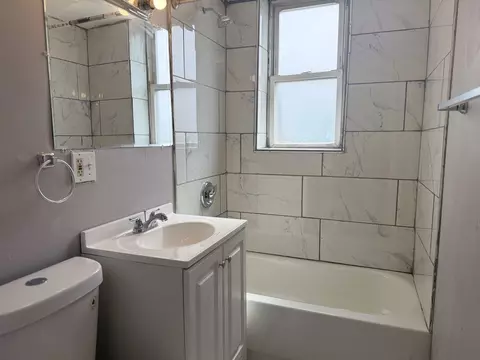7450 S Maryland Avenue824 E 75th St, Chicago, IL 60619
