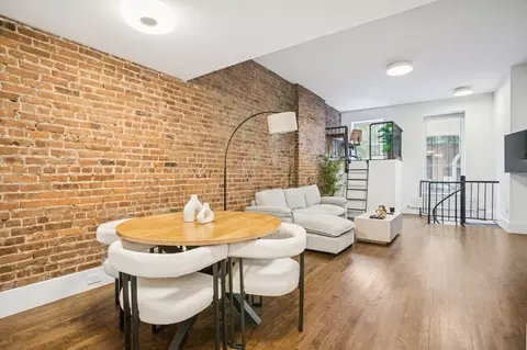 200 E 11th St, New York, NY 10003