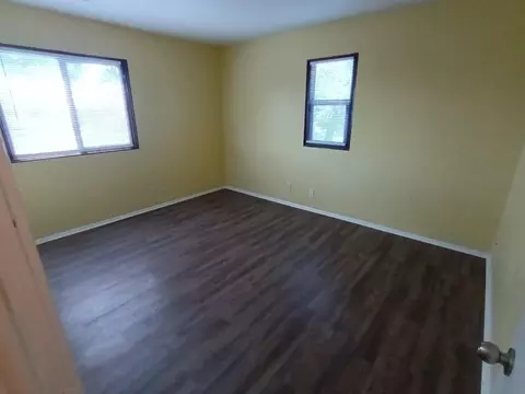 5940 E River Rd, Fridley, MN 55432