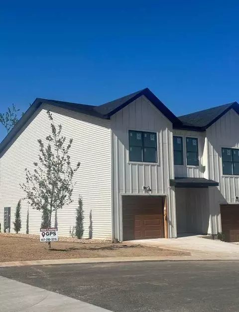 2191 W Parkview St, Ozark, MO 65721