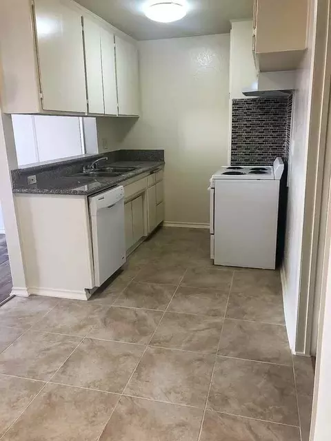 14624 Friar St, Los Angeles, CA 91411