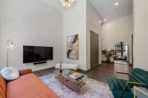 29 S La Salle St, Chicago, IL 60603