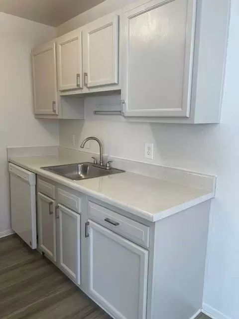 17 Middlesex Rd, Newport News, VA 23606