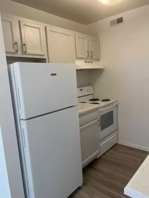 17 Middlesex Rd, Newport News, VA 23606