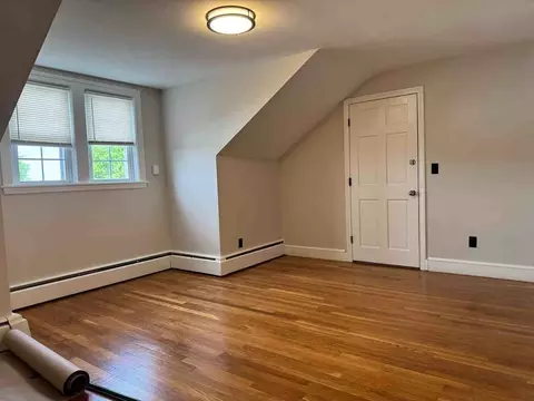 24 Pine St, Pawtucket, RI 02860 photo 2