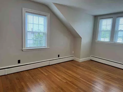 24 Pine St, Pawtucket, RI 02860 photo 3