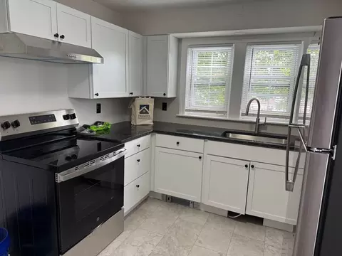 24 Pine St, Pawtucket, RI 02860 photo 9