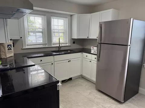 24 Pine St, Pawtucket, RI 02860