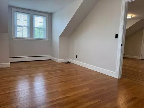 24 Pine St, Pawtucket, RI 02860 photo 4