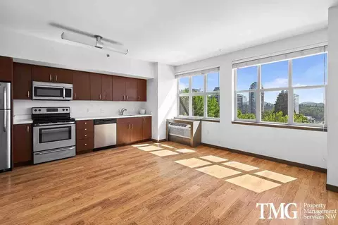 3916 S Corbett Ave, Portland, OR 97239