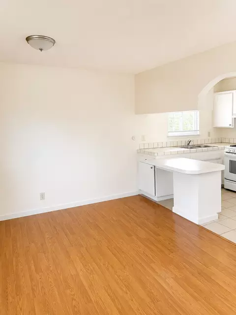 10192 Park Cir E, Cupertino, CA 95014 photo 2