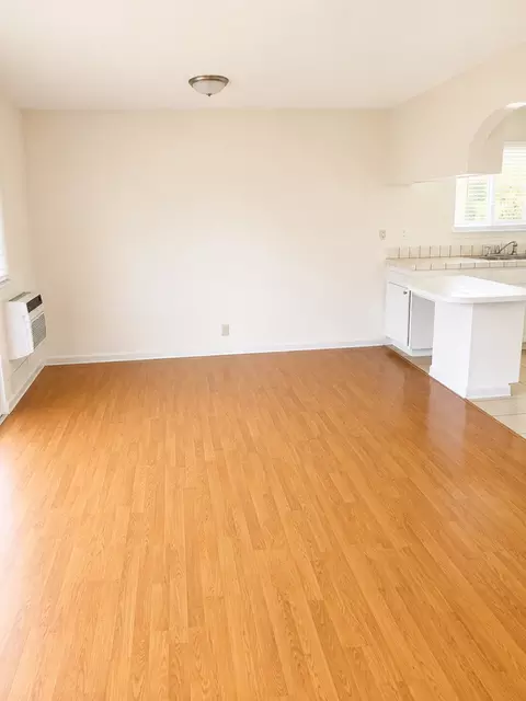 10192 Park Cir E, Cupertino, CA 95014 photo 3