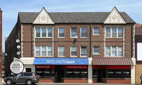 18 E Northwest Hwy, Arlington Heights, IL 60004